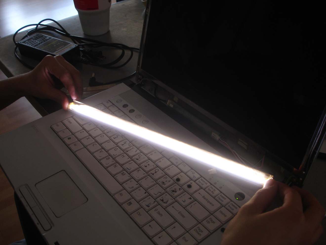 Замена и ремонт подсветки экрана ноутбука в Иркутске